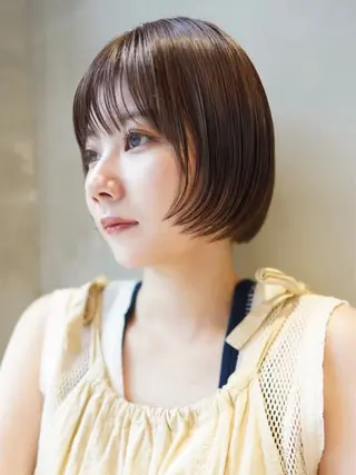 ショート effect横浜所属・切りっぱなしボブ/ 艶カラー/綾莉のヘアスタイル