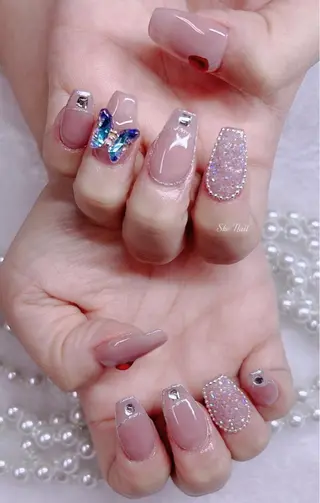 ネイル マツエク・マツパ She   Nail所属・ISA_ BELLAのネイルデザイン