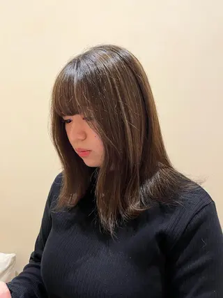 カラー NERO 眞下秋歩のヘアスタイル