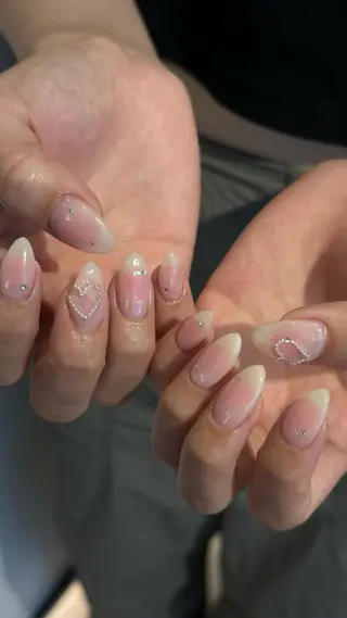 ネイル 🎀韓国レイヤー特化 🎀ベージュ/ミクのヘアスタイル