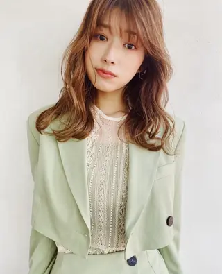 ロング カラー コウ チホウのヘアスタイル