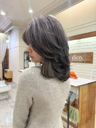ミディアム kanna☮️ nico.大阪心斎橋のヘアスタイル