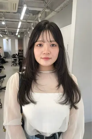 セミロング aoi🤎 透明感カラーのヘアスタイル