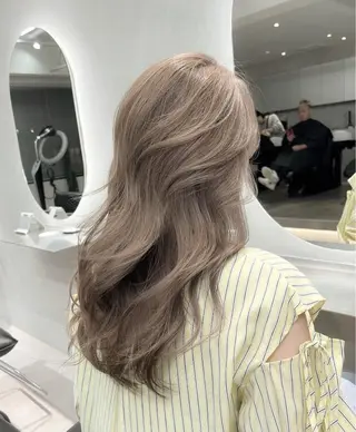 ロング 縮毛👱🏽‍♀️ 🎀海外ハイライトのヘアスタイル