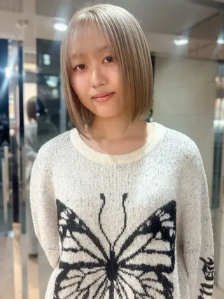 ミディアム 垢抜け/レイヤー/ ハイトーン/アスナのヘアスタイル