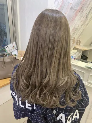 ロング カラー 🌿nudeカラー/ レイヤー/藤原🌿のヘアスタイル