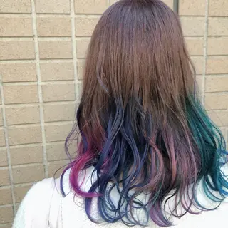 ミディアム カラー cyan SANAMIのヘアスタイル
