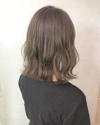 ミディアム カラー 齋藤 咲のヘアスタイル