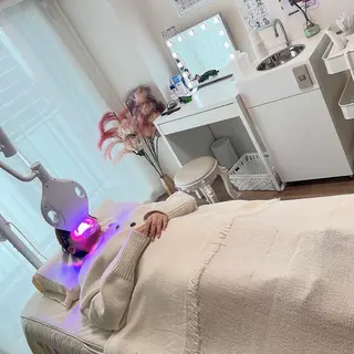 ミディアム カラー パーマ ヘアアレンジ メンズ キッズ ネイル マツエク・マツパ アイブロウ 【ハーブ×毛穴洗浄】 THE MORE千葉のエステ・リラクイメージ