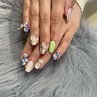 ネイル RICO NAIL所属・RICO Nail パーツつけ放題🌈のネイルデザイン