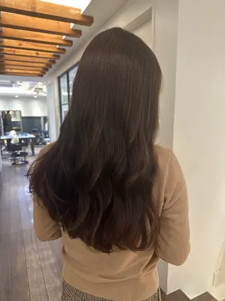 ロング カラー 安丸 結夏のヘアスタイル