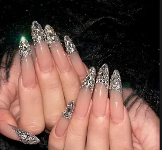 ネイル Pure&Rich Nailのネイルデザイン