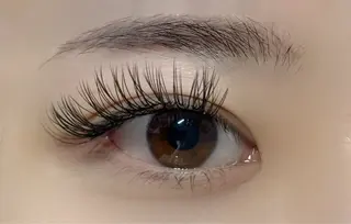 マツエク・マツパ mon. eyelash eyebrow所属・𖤐⸜mon.⸝𖤐 KOHARUのマツエク・マツパデザイン