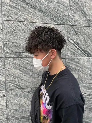 ショート カラー パーマ ヘアアレンジ メンズ アイブロウ スパイキー/フェザー /波巻き/かいとのヘアスタイル