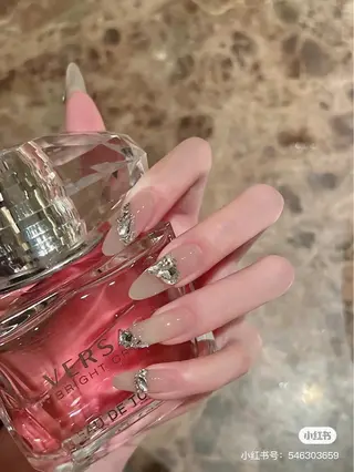 ネイル u1salon所属・ゆい ユイのネイルデザイン