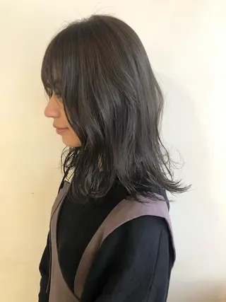 ミディアム カラー MIOベージュカラー 柔らかいカラーのヘアスタイル