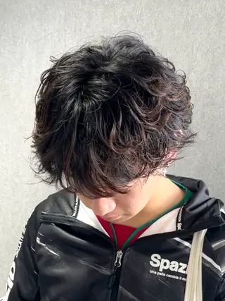 ショート カラー パーマ メンズ 【シャドウパーマ センターパート】義心のヘアスタイル