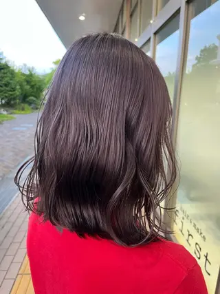 ミディアム カラー 加藤 奈菜のヘアスタイル