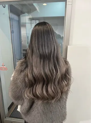 ロング カラー ROBIN所属・指名数No.1 /NAOYAのヘアスタイル