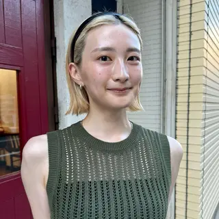 ミディアム カラー Lilu しずくのヘアスタイル