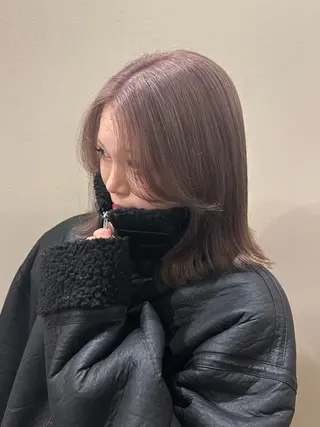 ミディアム 大嘉田 麻凜のヘアスタイル