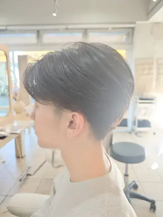 ショート 根本 智晴のヘアスタイル