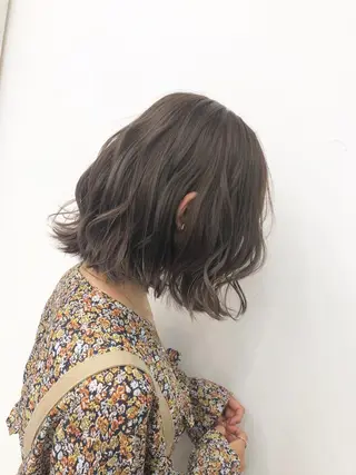 ショート カラー 白髪ぼかしハイライト めさきすずなのヘアスタイル
