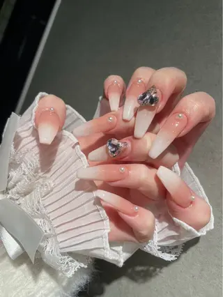 ネイル I-nailロング /ワンホン/キラキラのネイルデザイン