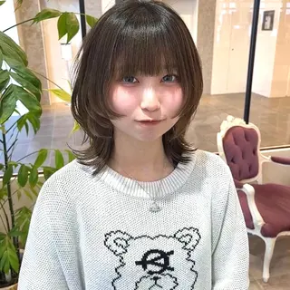 ミディアム 大阪ウルフカット 🐺デザインカラーのヘアスタイル