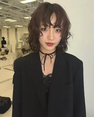 ミディアム レイヤーカット\ウル フ　chinatsuのヘアスタイル