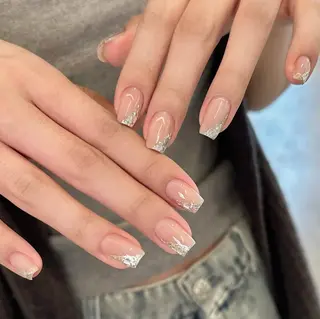 ネイル RAFFINE 月🦋🩵のネイルデザイン