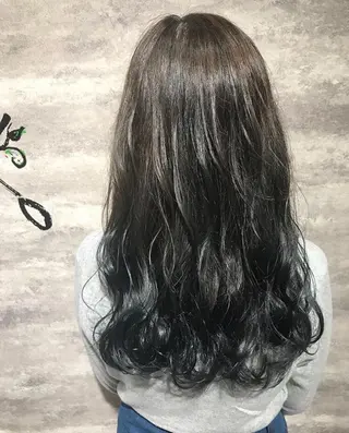 ロング カラー Blanco Color&Careのヘアスタイル