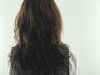 ロング パーマ Strawberry所属・原田 志保のヘアスタイル