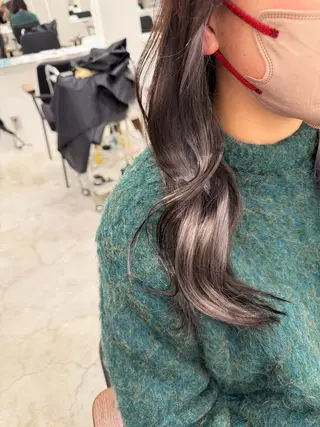 セミロング カラー 萩原 紗妃のヘアスタイル