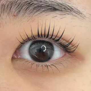 マツエク・マツパ アイブロウ MAUMU eyelash&eyebrow salon所属・𝙈𝙖𝙠𝙤 ꨄ 束感まつ毛 ꨄ北堀江のマツエク・マツパデザイン