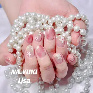 ネイル 🦋 Queenieのネイルデザイン