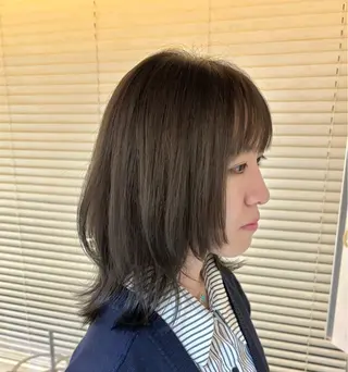 ミディアム Iris by artina 武蔵小杉店【イリス バイ アルティナ】所属・🎼レイヤー/顔周り カット/nene♬のヘアスタイル