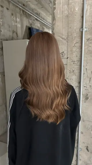 ロング カラー 安藤 まりのヘアスタイル