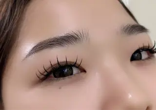 マツエク・マツパ eye lash  Lucia 難波所属・ひらおか ういの眉毛・アイブロウイメージ