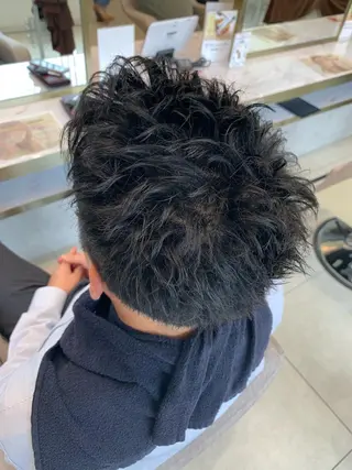 メンズ 吹田 駿 髪質改善縮毛矯正のヘアスタイル