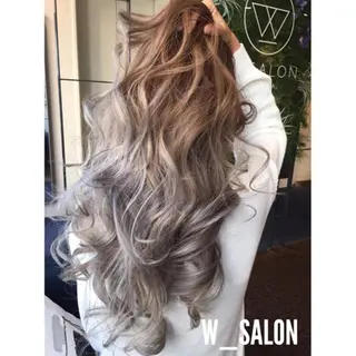 ロング W_SALON ［触れたくなる艶髪］のヘアスタイル
