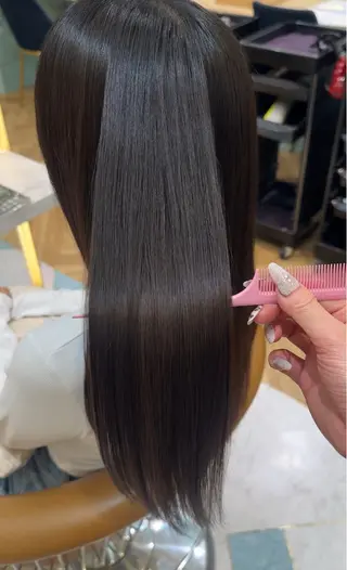 カラー 🐈‍⬛rizu🎀 縮毛矯正、艶カラーのヘアスタイル