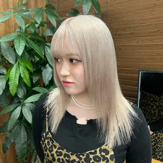 ミディアム カラー いろあそび所属・ショート/ウルフ カットモデル募集のヘアスタイル