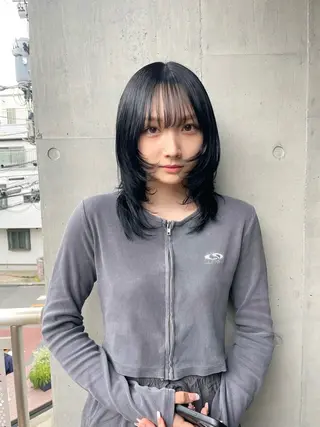 カラー ミルクティーベージュ ブリーチ🖤サヤカのヘアスタイル