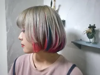 ショート カラー パーマ ヘアアレンジ 推し活専用 【派手髪】飯野ゆかりのヘアスタイル