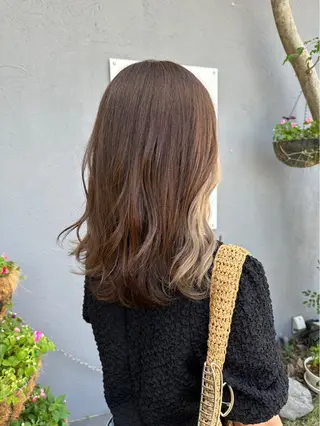 セミロング カラー U-AMBOISE ユーアンボワーズのヘアスタイル