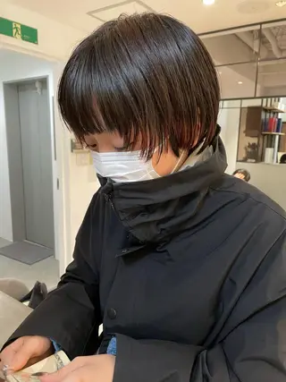 ショート カラー Loom.所属・村上雅人 ナチュラルモードのヘアスタイル