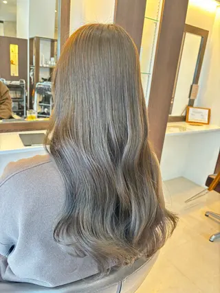 カラー 山本 詩織のヘアスタイル