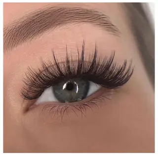 マツエク・マツパ beautyeye所属・神山A A マツエクサロンのマツエク・マツパデザイン