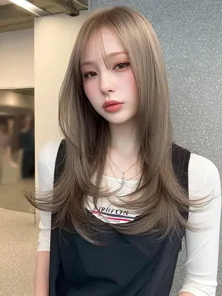 ロング 越川 友美子のヘアスタイル